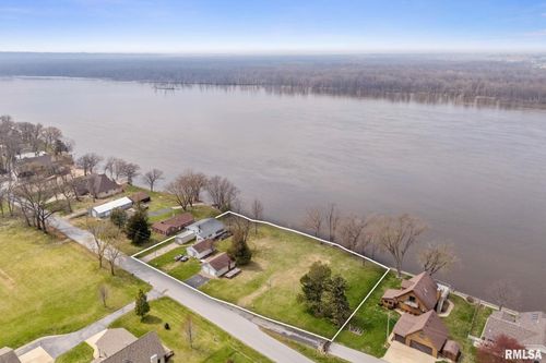 21812 River Rd N, Cordova, IL, 61242-9623 | Card Image