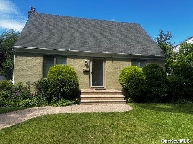 Cornwell Ave, Williston Park, NY 11596