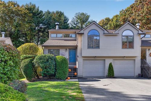 90 Cardinal Dr, North Kingstown, RI, 02852-6527 | Card Image