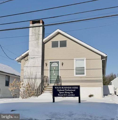 562 Kansas Rd, WARRINGTON, PA, 18976-2428 | Card Image