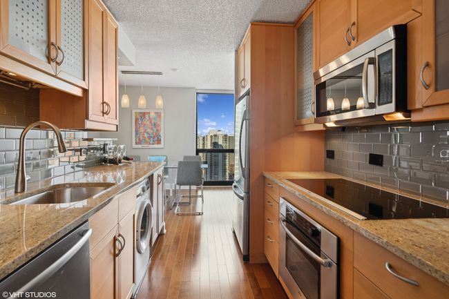 APT-2703 - 1122 N Clark St, Condo with 2 bedrooms, 2 bathrooms and 1 parking in CHICAGO IL | Image 8