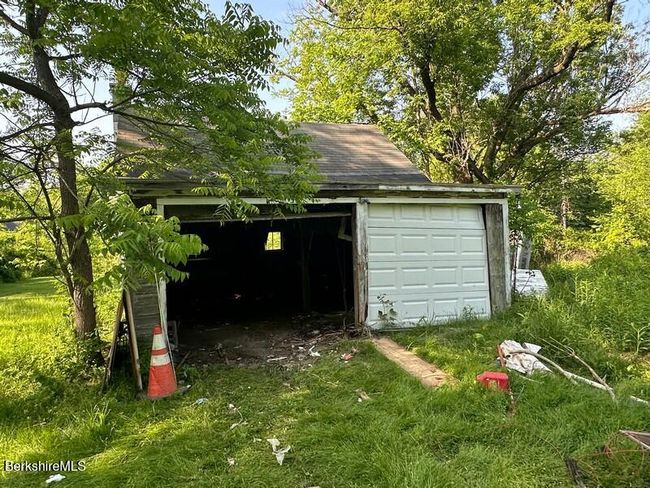 425 Barbour St, House other with 2 bedrooms, 1 bathrooms and 4 parking in North Adams MA | Image 6
