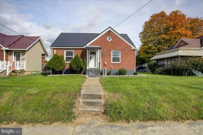 551 Wayne Avenue, House other with 2 bedrooms, 1 bathrooms and null parking in CHAMBERSBURG PA | Image 2