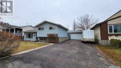 121 19th St W, House other with 4 bedrooms, 2 bathrooms and null parking in Battleford SK | Image 1