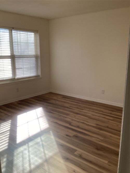 214 Locust St S, Sulphur Springs, TX, 75482-3997 | Card Image