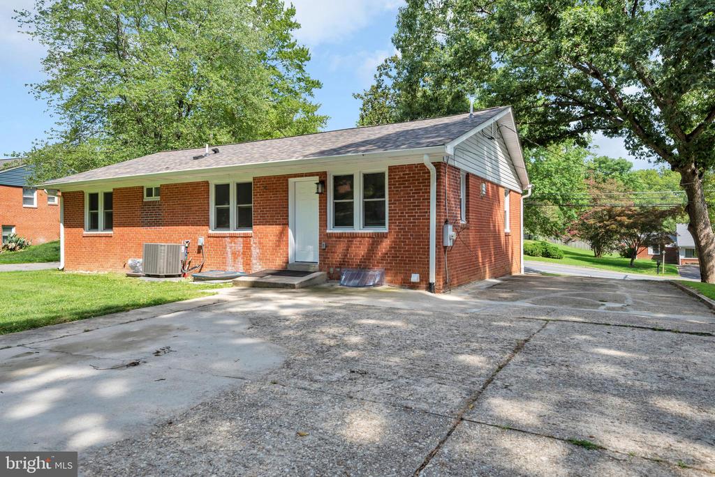 Residential in TEMPLE HILLS 5