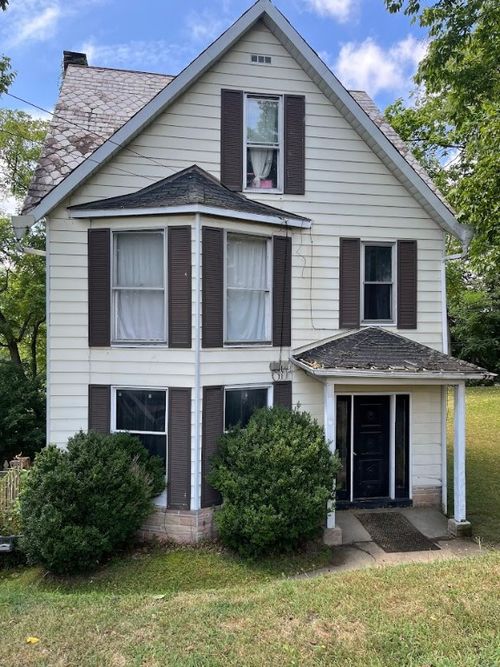 111 S West St, Waynesburg, PA, 15370-2064 | Card Image
