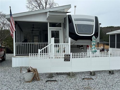 142 Putt Putt Ln, New London, NC, 28127 | Card Image