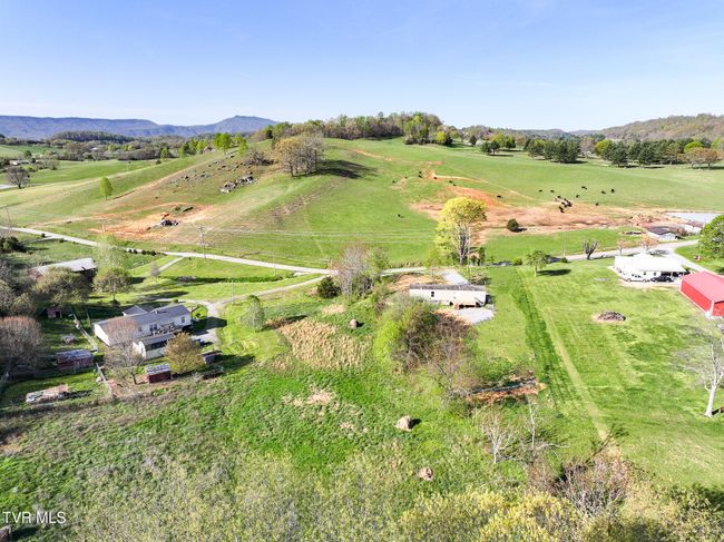 810 Sugar Bowl Rd, House other with 2 bedrooms, 1 bathrooms and null parking in Chuckey TN | Image 41