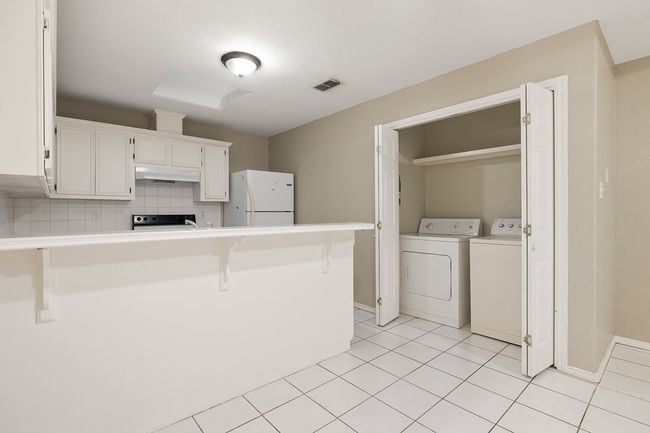 2 - 2305 Kimberly Lane, Home with 2 bedrooms, 2 bathrooms and 2 parking in Edinburg TX | Image 7