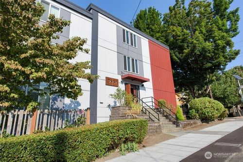 204-3661 Phinney Ave N, Seattle, WA, 98103-8536 | Card Image