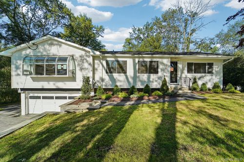 3465 Curry St, Yorktown Heights, NY, 10598-2227 | Card Image