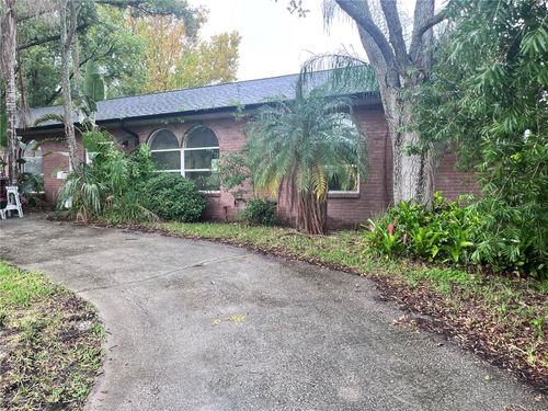 895 41st Ave N, ST PETERSBURG, FL, 33703-4634 | Card Image
