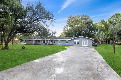 12802 Manor Dr, Brookside Vl, TX, 77581-6913 | Card Image