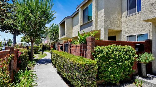 1013 W Orangewood Ave, Anaheim, CA, 92802-4009 | Card Image