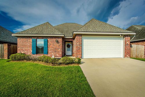 332 N Moss Dr, Houma, LA, 70360-3955 | Card Image