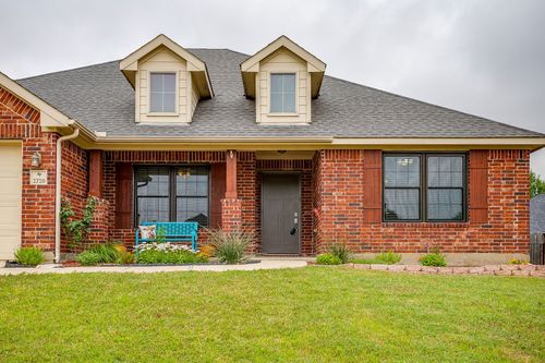 2720 Pinnacle Dr, Burleson, TX, 76028-8315 | Card Image