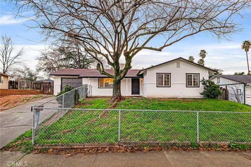 945 Otis Ct, Red Bluff, CA, 96080-4416 | Card Image