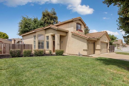 1049 Zumstein Dr, Ripon, CA, 95366-3130 | Card Image