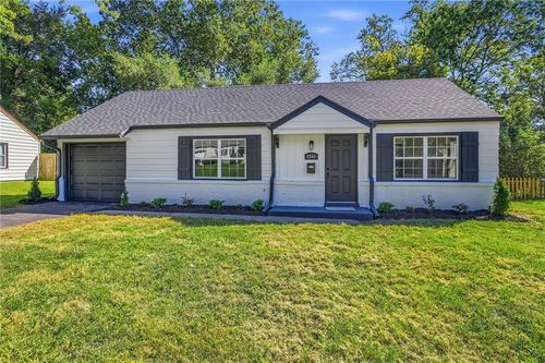 7541 Rainbow Dr, Prairie Village, KS, 66208-3650 | Card Image