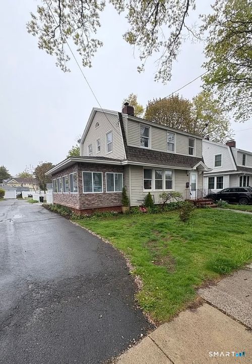 16 Shoreham Rd, New Haven, CT, 06512-4020 | Card Image