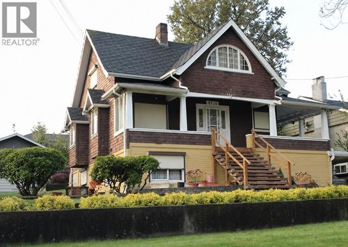 4826 Buxton St, Burnaby, BC, V5H1J3 | Card Image