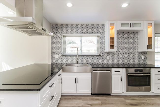 517 Yellowstone Dr, House other with 3 bedrooms, 3 bathrooms and null parking in Grapevine TX | Image 7