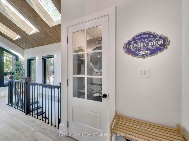 854 Royal York Rd, House other with 3 bedrooms, 3 bathrooms and 5 parking in Etobicoke ON | Image 16