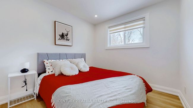 24 Collins Cres, House other with 5 bedrooms, 3 bathrooms and 6 parking in Aurora ON | Image 20
