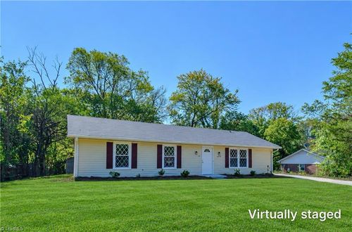 1674 Village Pl, Winston Salem, NC, 27127-5818 | Card Image