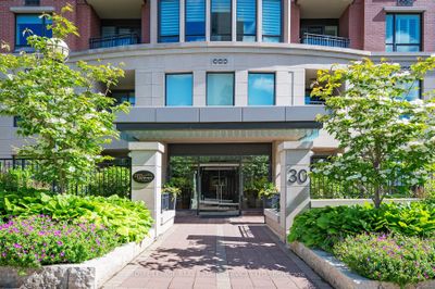 204 - 30 Old Mill Rd, Condo with 2 bedrooms, 3 bathrooms and 2 parking in Etobicoke ON | Image 2