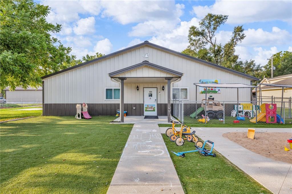109 E Railroad St, Silver Lake, KS 66539