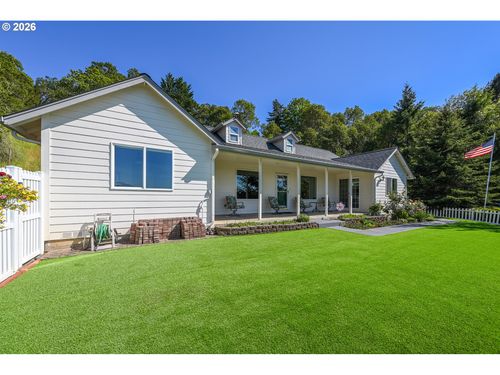 1220 Ne Cambrian Ct, Roseburg, OR, 97470-3533 | Card Image