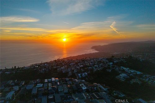 956 Tia Juana St, Laguna Beach, CA, 92651-3832 | Card Image