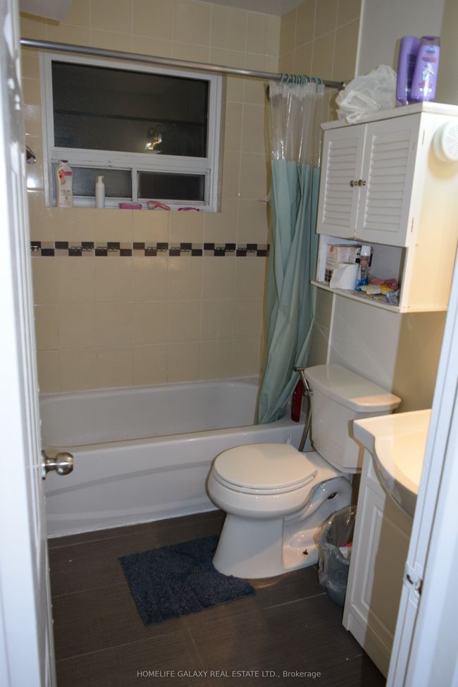 52 Peace Dr, House other with 6 bedrooms, 4 bathrooms and 4 parking in Scarborough ON | Image 23