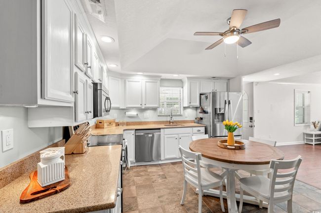319 Sparrow Dr, House other with 3 bedrooms, 2 bathrooms and 5 parking in Surfside Beach SC | Image 6