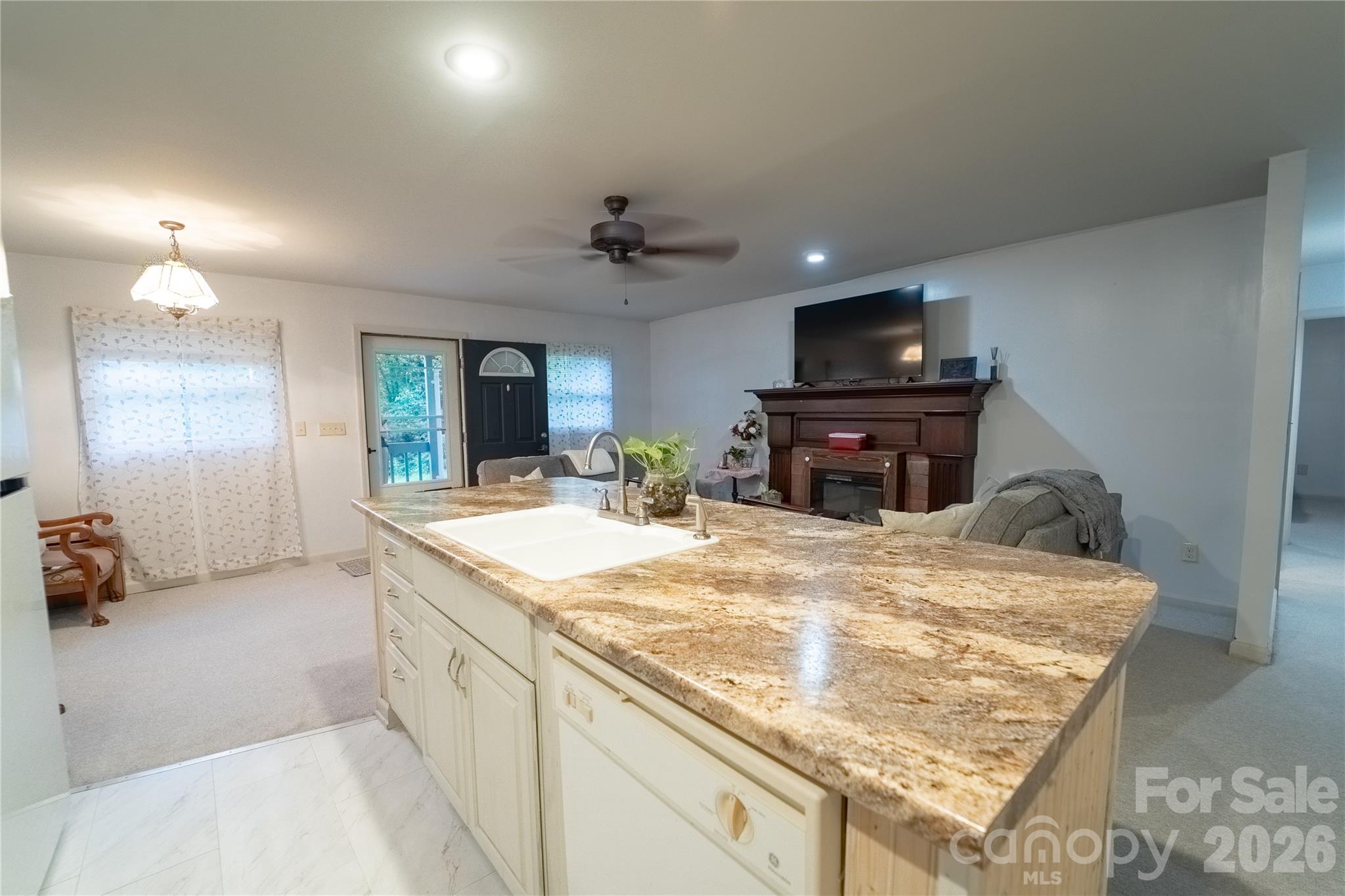 Residential in Sapphire 5