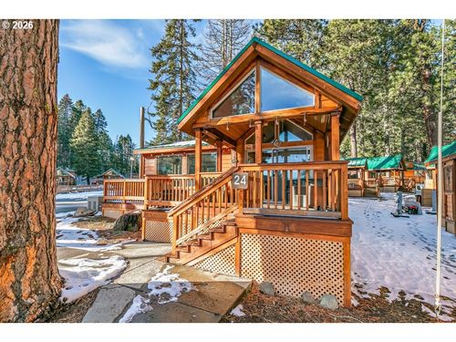 24-7900 Hyatt Prairie Rd, Ashland, OR, 97520-9447 | Card Image