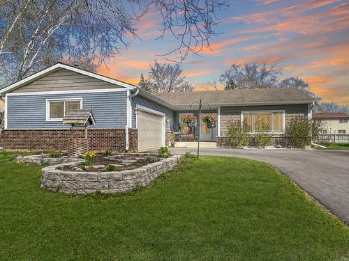 211 Waterbury Cir, Lake Villa, IL, 60046-9064 | Card Image
