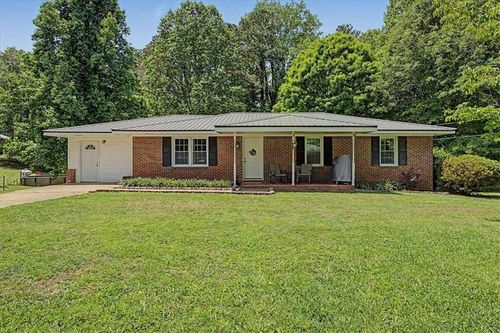 98 James St, Tallapoosa, GA, 30176-2641 | Card Image