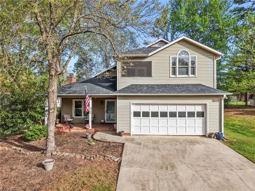 1100 Century Park Ave, Kernersville, NC, 27284-3352 | Card Image