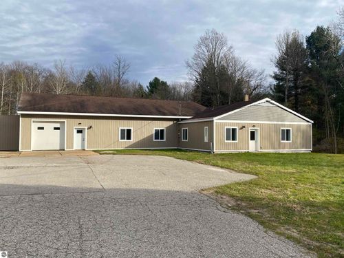 2027 Benzie Highway, Benzonia, MI, 49616 | Card Image