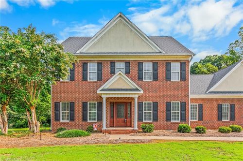 129 Walnut Ave, Yadkinville, NC, 27055-5752 | Card Image