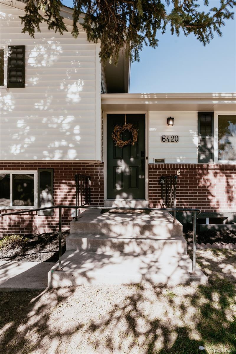 Downing St, Centennial, CO 80121