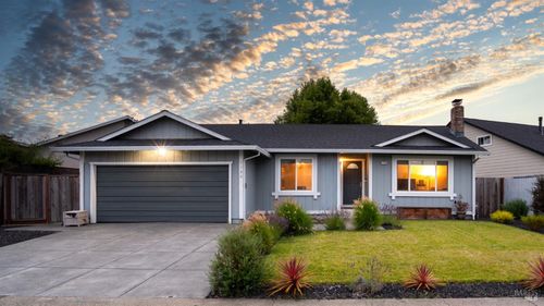 1120 Santa Clara Ln, Petaluma, CA, 94954-5352 | Card Image