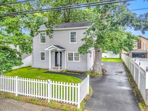 50 Smith St, Babylon, NY, 11702-2334 | Card Image