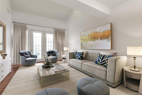 404-404 White Rose Ln, East Meadow, NY, 11554-2543 | Card Image