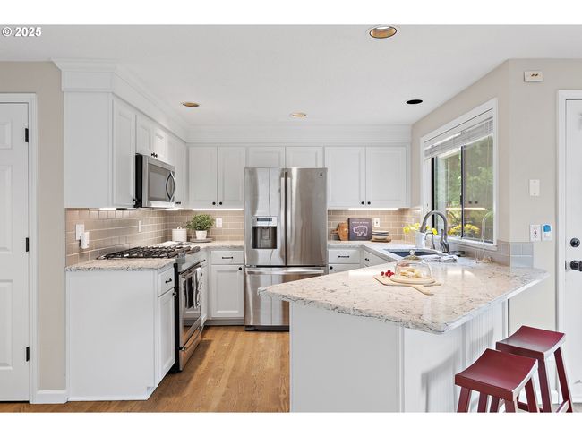 13449 Vermeer Dr, House other with 3 bedrooms, 3 bathrooms and 2 parking in Lake Oswego OR | Image 10