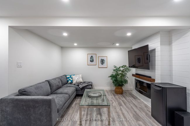 51 Chapple Hill Rd, House other with 4 bedrooms, 2 bathrooms and 4 parking in London ON | Image 20