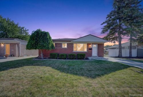 30008 Maplegrove Street, St Clair Shores, MI, 48082 | Card Image